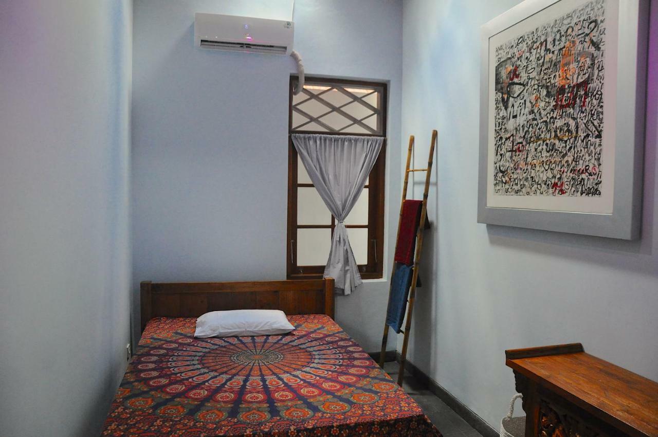 Villa Buddha Malioboro ยอกยาการ์ตา ภายนอก รูปภาพ