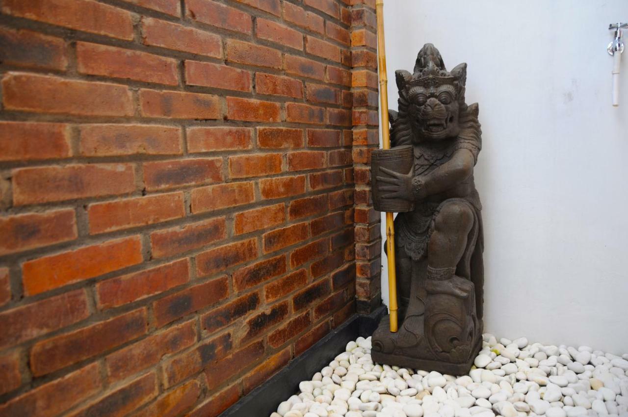 Villa Buddha Malioboro ยอกยาการ์ตา ภายนอก รูปภาพ